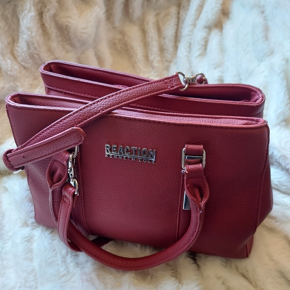 NWOT 🔥🔥 Kenneth Cole Reaction Red Leather Handbag - Picture 3 of 8
